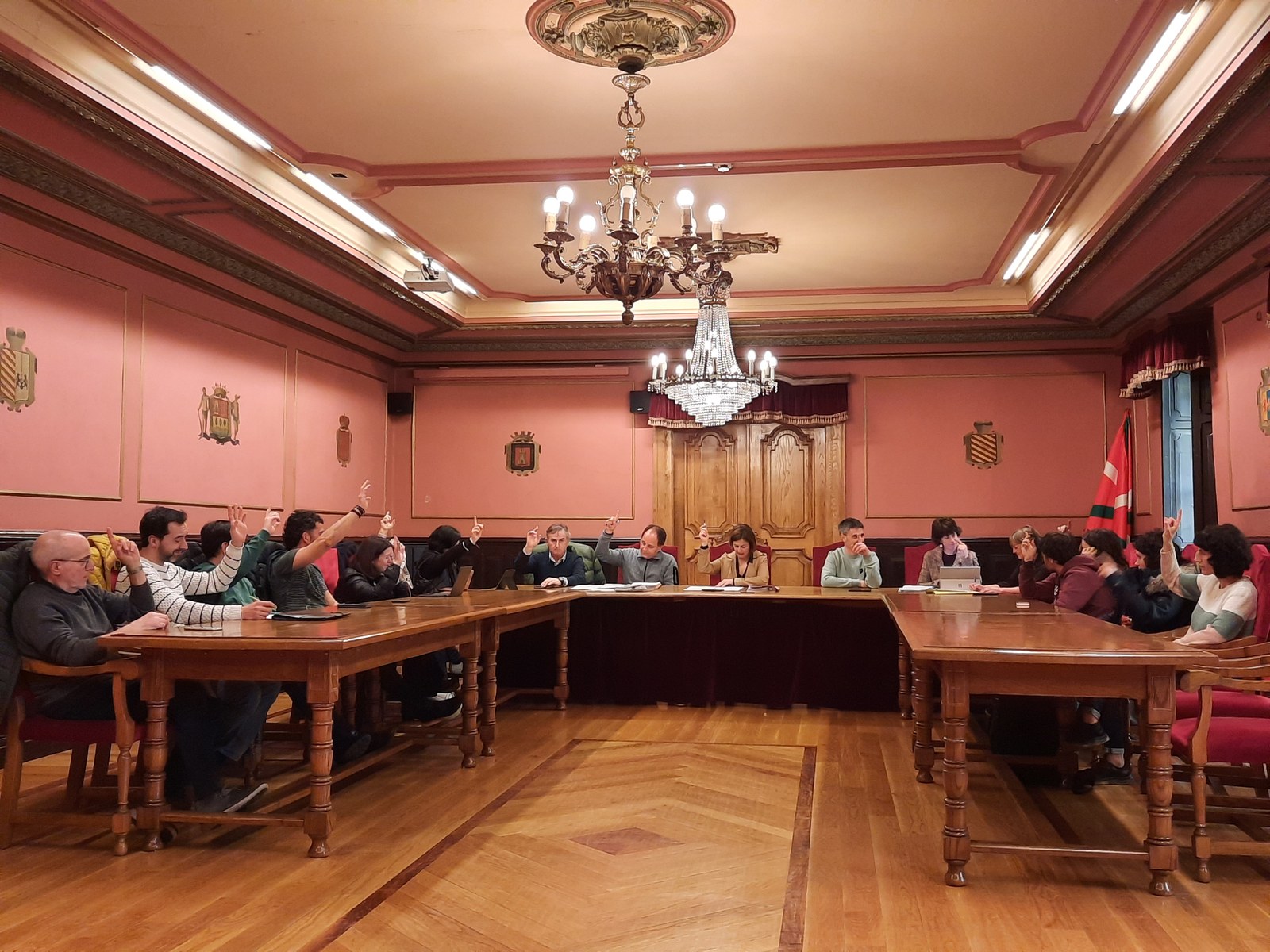 Perdillegin adinekoen zentroa egitea gauzatu ahal izateko HAPOaren aldaketa puntualaren hasierako onarpena eman dio udalak