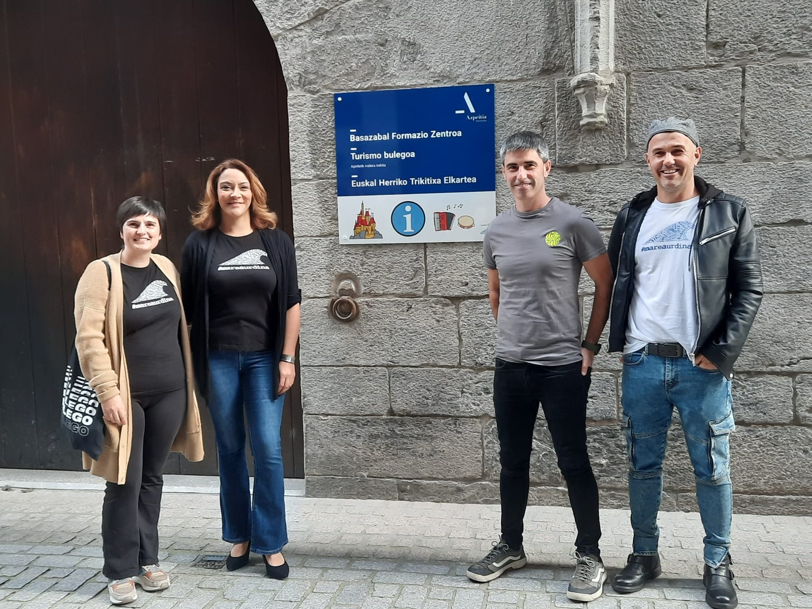 Piktogramen bidez, herri bizigarriagoa eginez