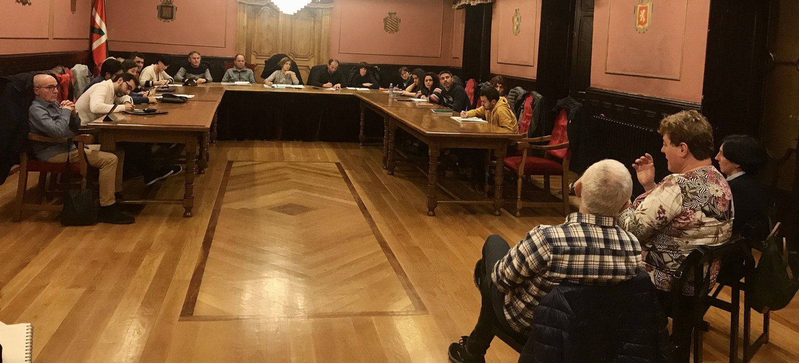 San Martin egoitzako langileen egoeraren inguruko mozioa onartu zen atzoko plenoan