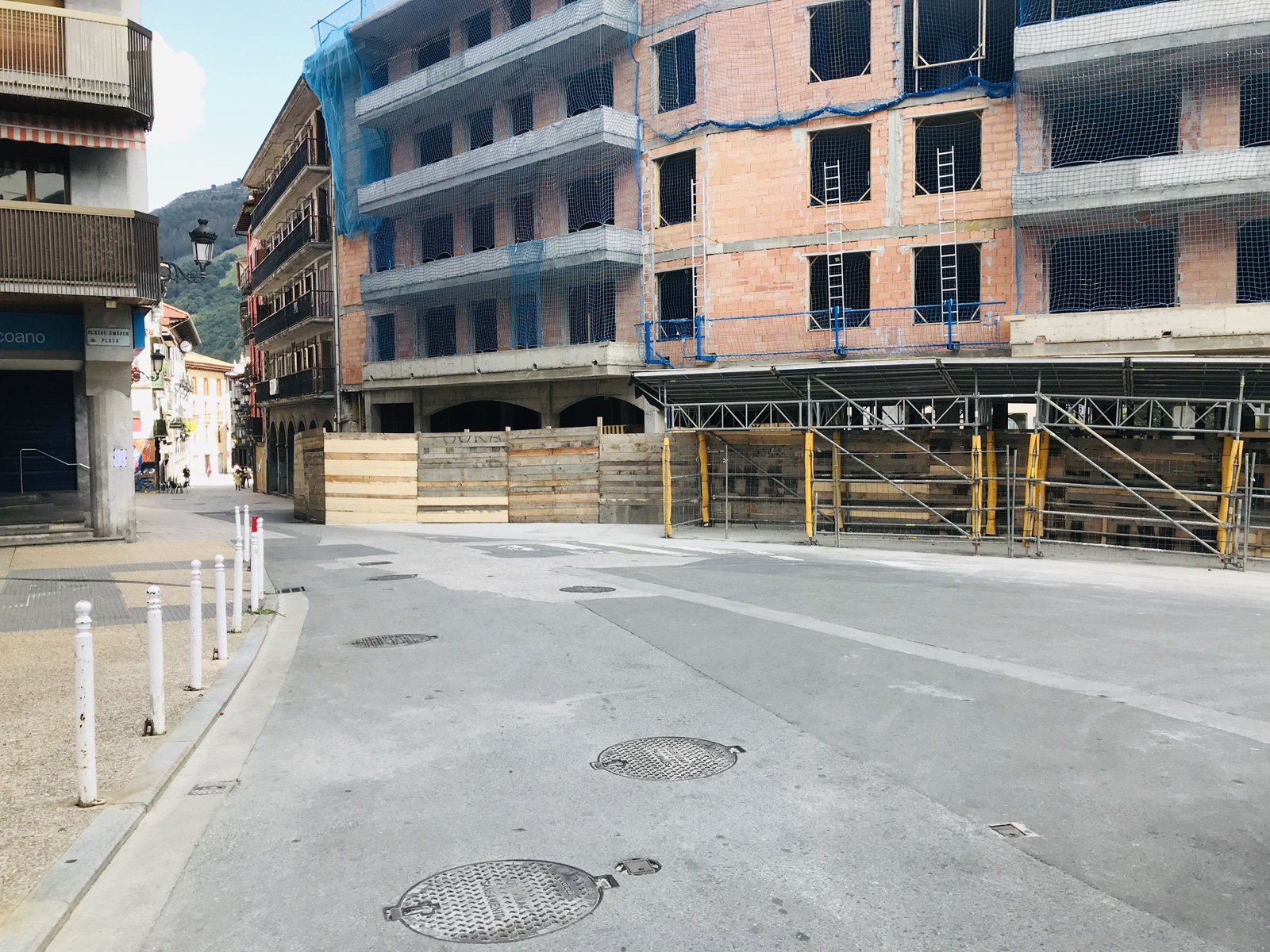 Saneamendu obrak direla eta gauez arituko dira lanean Alberdienean, astelehenetik asteartera bitartean