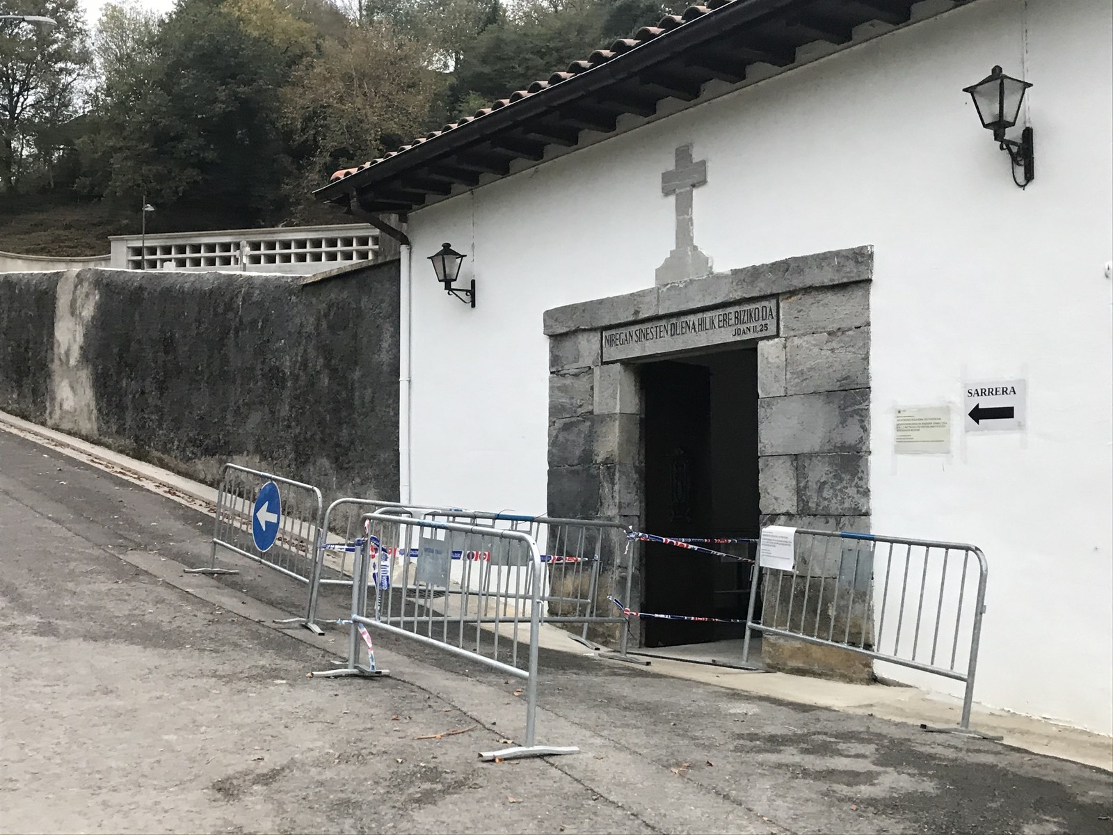 Santu Guztien eguna dela eta, hilerrian jende pilaketarik ez egoteko gomendioak