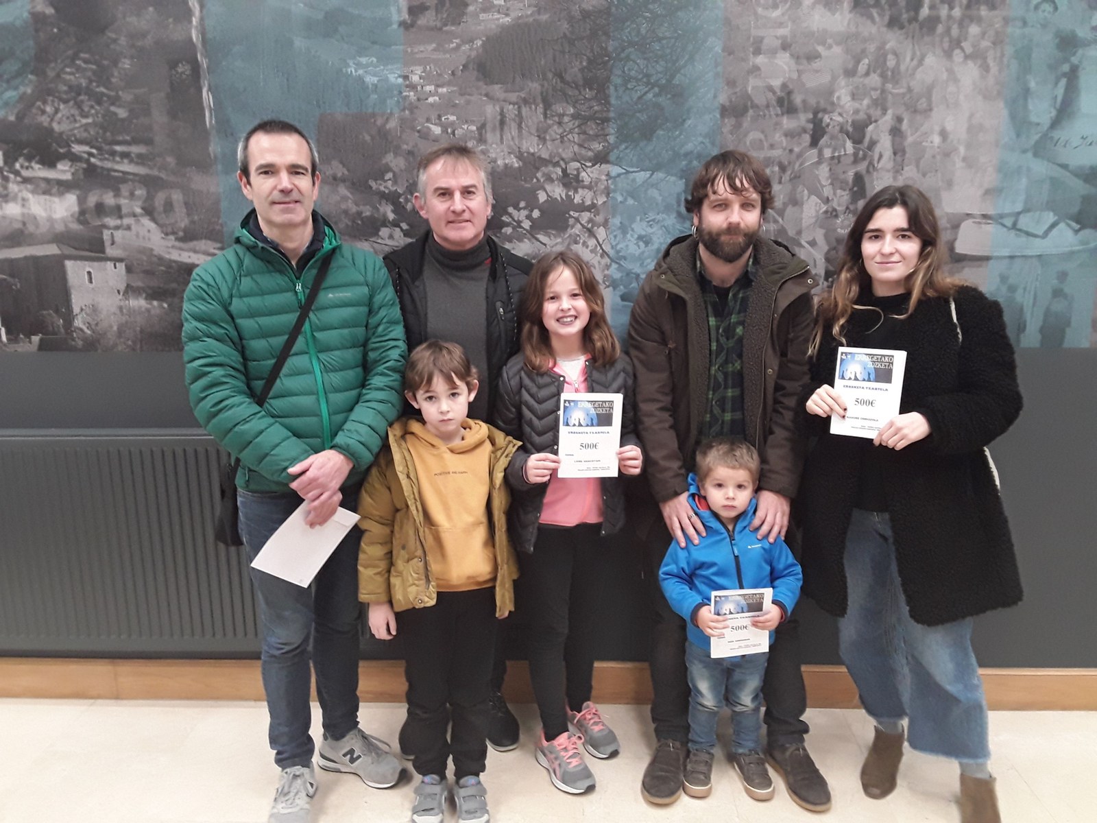 Sarituek jaso dituzte Errege Zozketako bonoak