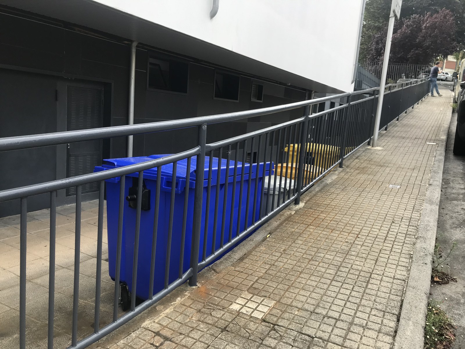 Segurtasuna bermatzeko baranda aldatu da