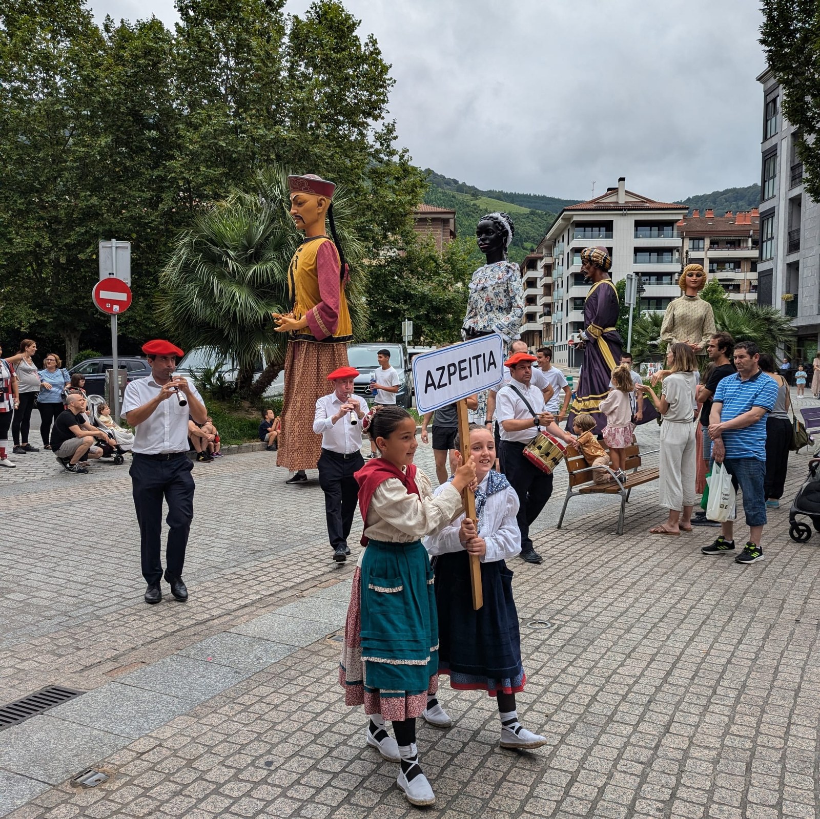 Talde berri baten bila, erraldoi eta buruhandiei bizitza emateko