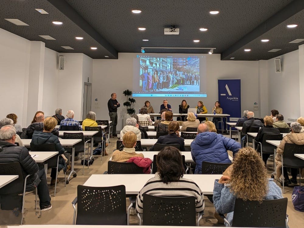 Zaintza gaietan, zertan ari dira beste toki batzuetan?