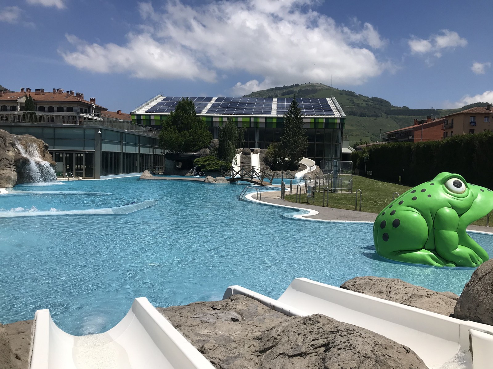 Zapatuan irekiko da kanpoko igerilekua