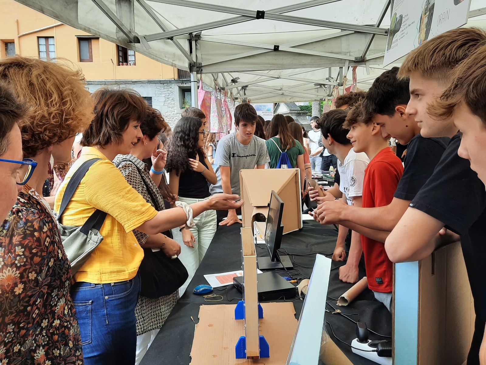 Zientzia eta teknologia proiektuak, plazara